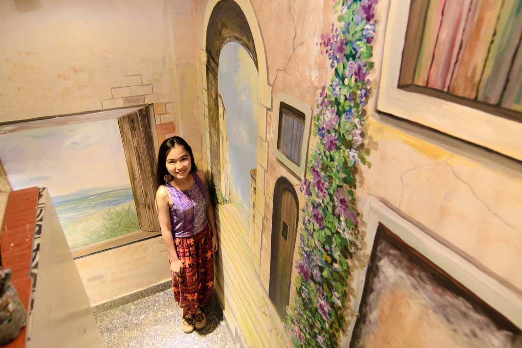 Wanderlust Saigon Hostel & Rooftop Bar Ciudad Ho Chi Minh  Exterior foto